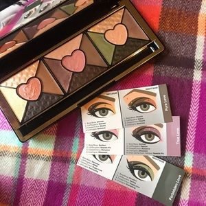Too faced Love passionately eyeshadow palette
